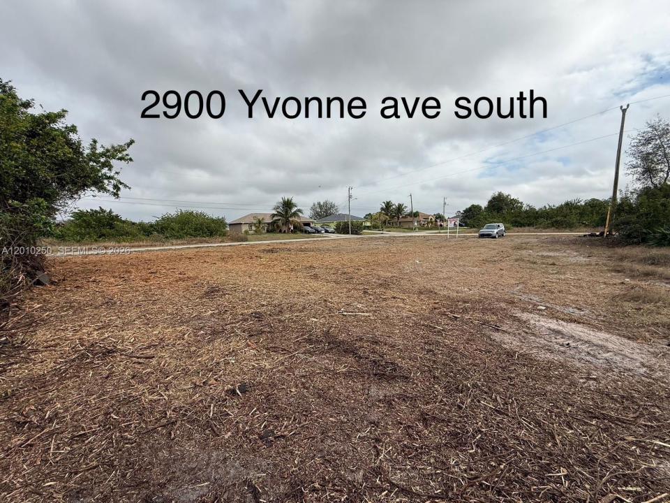 2900 S Yvonne, Lehigh Acres, Florida 33976, USA