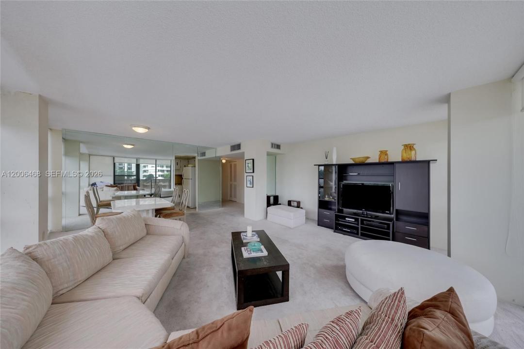 600 NE 36th St 421, Miami, Floride 33137, États-Unis