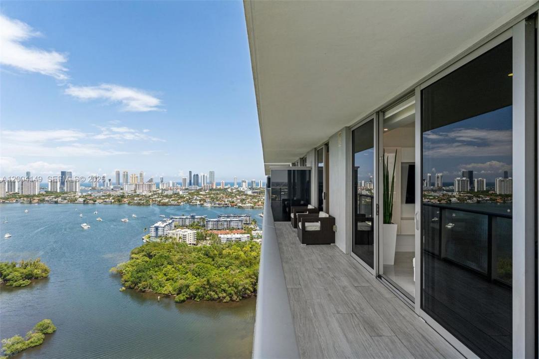 16385 Biscayne Blvd 3001, North Miami Beach, Florida 33160