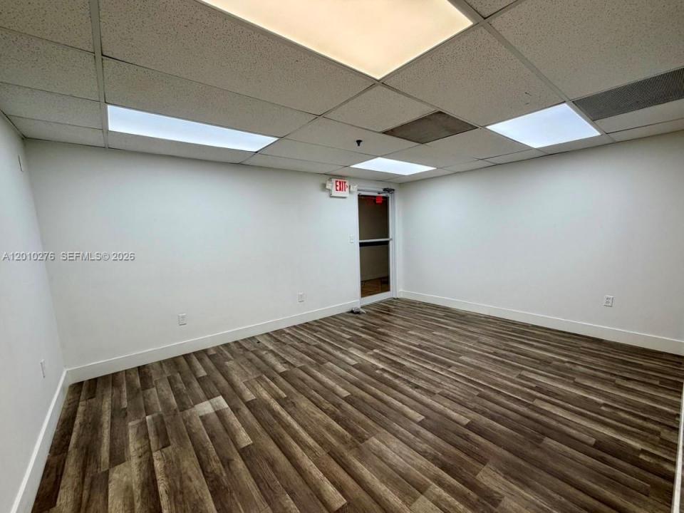 7500 NW 25th St 245, Miami, Florida 33122, Stati Uniti