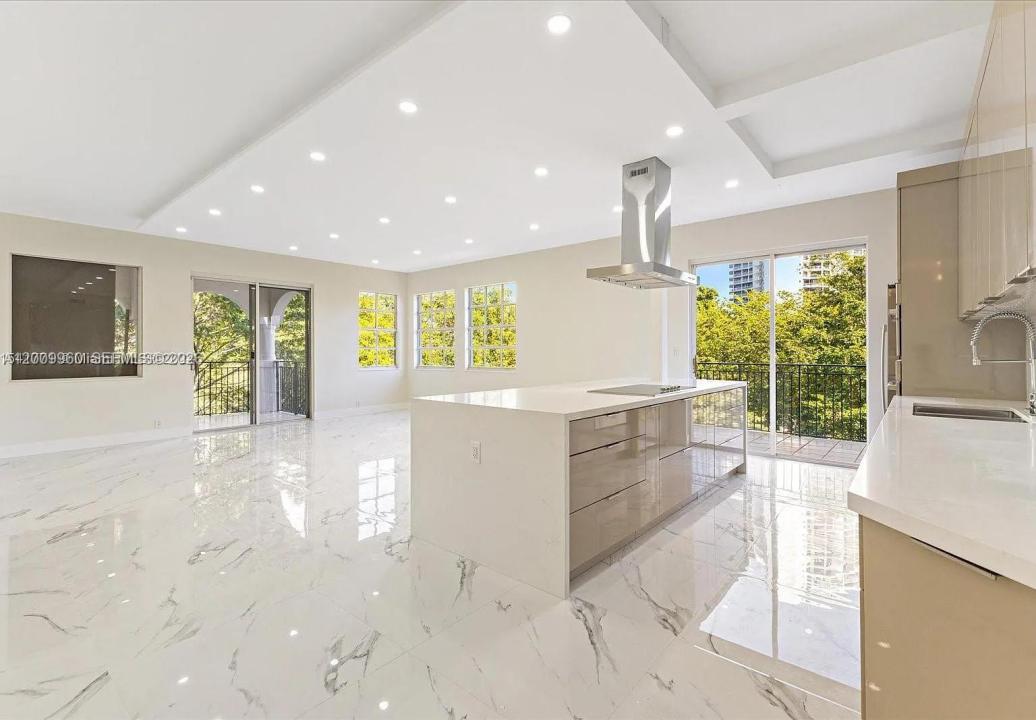 3900 Island Blvd B408, Aventura, Floride 33160, États-Unis