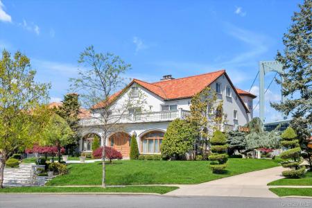 118 Malba Drive, Nova Iorque, Nova Iorque 11357, Estados Unidos