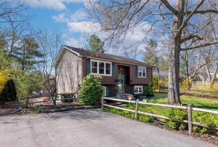 48 Indian Run Trail, Smithfield, RI 02917, USA