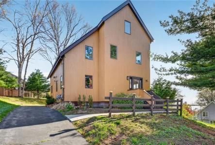 199 Lepes Road, Tiverton, RI 02878, USA