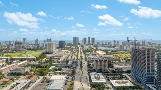 906 NE 5th St, Hallandale Beach, Florida 33009, USA