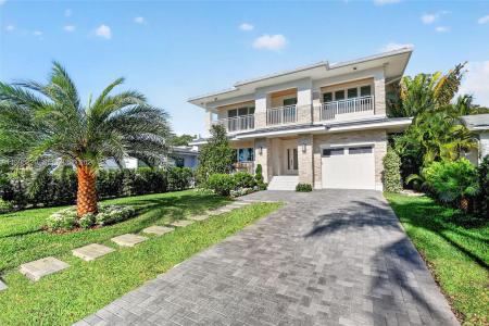 1017 S Palmway, Lake Worth, Florida 33460, USA