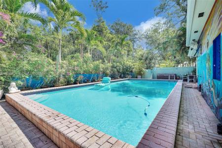 9325 NE 5th Ave, Miami Shores, Florida 33138, USA