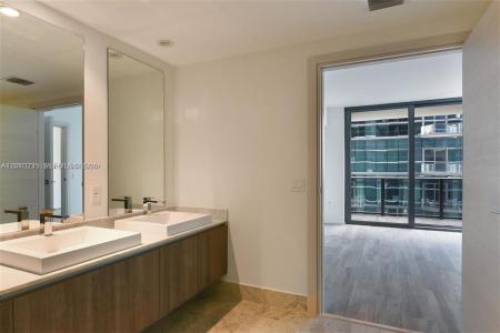 801 S Miami Ave 2510, Miami, Florida 33130, USA