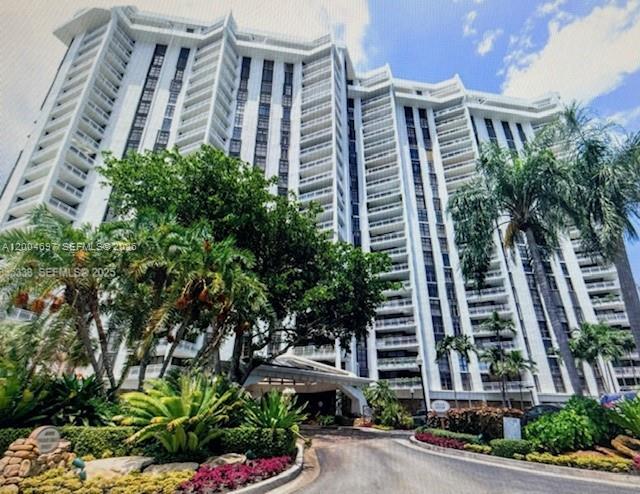 4000 Towerside Ter 1403, Miami, Florida 33138, USA