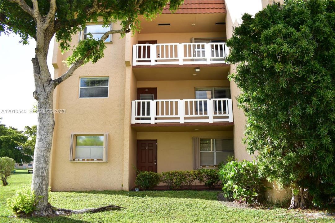 9321 Sunrise Lakes Blvd 201, Sunrise, Florida 33322, Stati Uniti