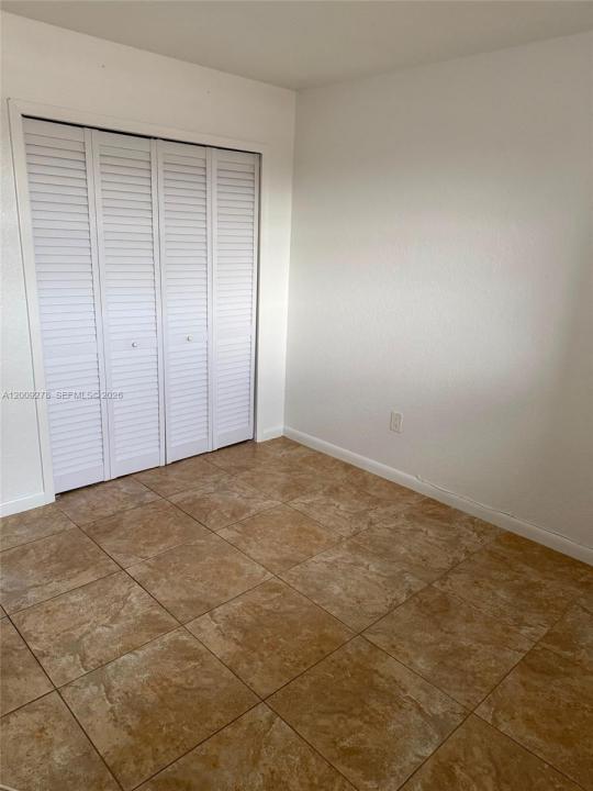 8425 NW 8th St 306, Miami, Floride 33126, États-Unis