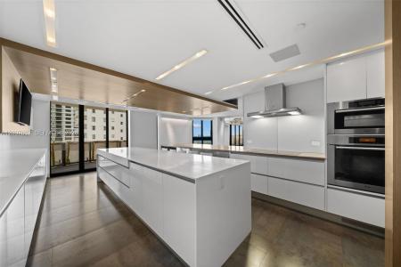9999 Collins Ave 6J, Bal Harbour, Florida 33154, USA
