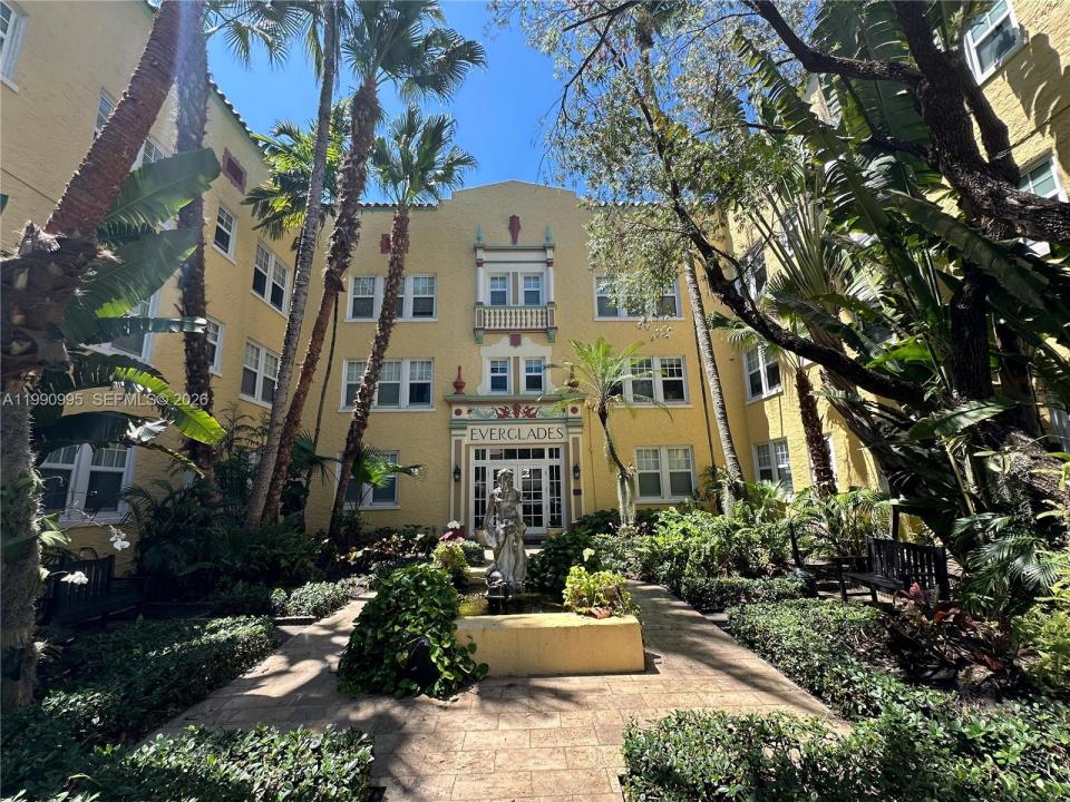 536 14th St 205, Miami Beach, Флорида 33139, Соединенные Штаты