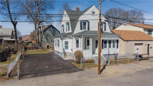 15 Redfern Street, North Providence, RI 02911, USA