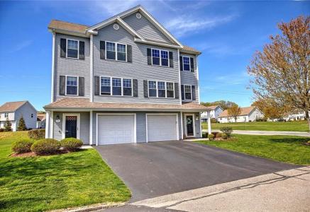 31 Streamview Drive, Cumberland, RI 02864, USA