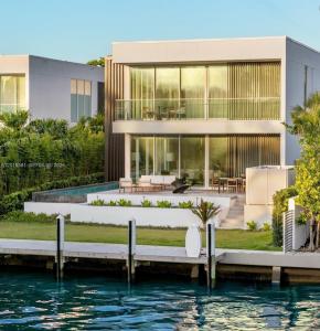 1081 W 48th St N01, Miami Beach, Florida 33140, USA