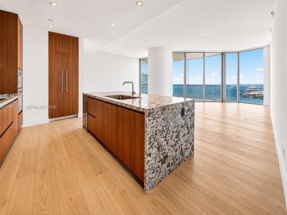 175 25 RD 3303, Miami, Florida 33129, Stati Uniti