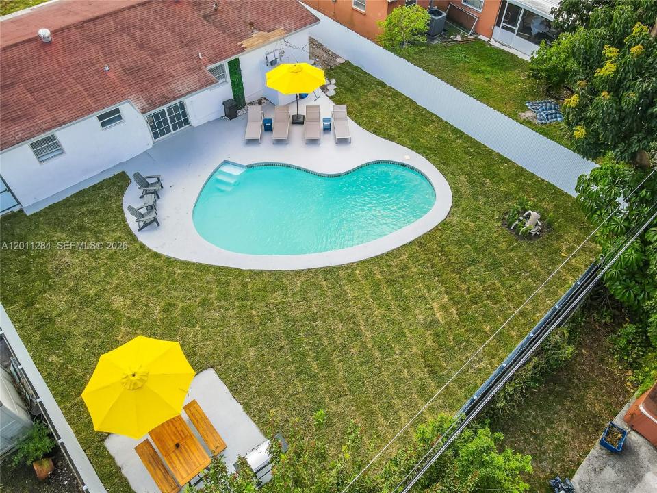 7471 Hope St, Hollywood, Florida 33024, USA