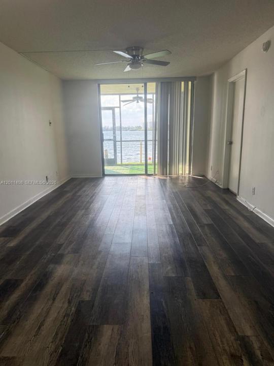 109 Lake Emerald Dr 102, Oakland Park, Florida 33309, USA