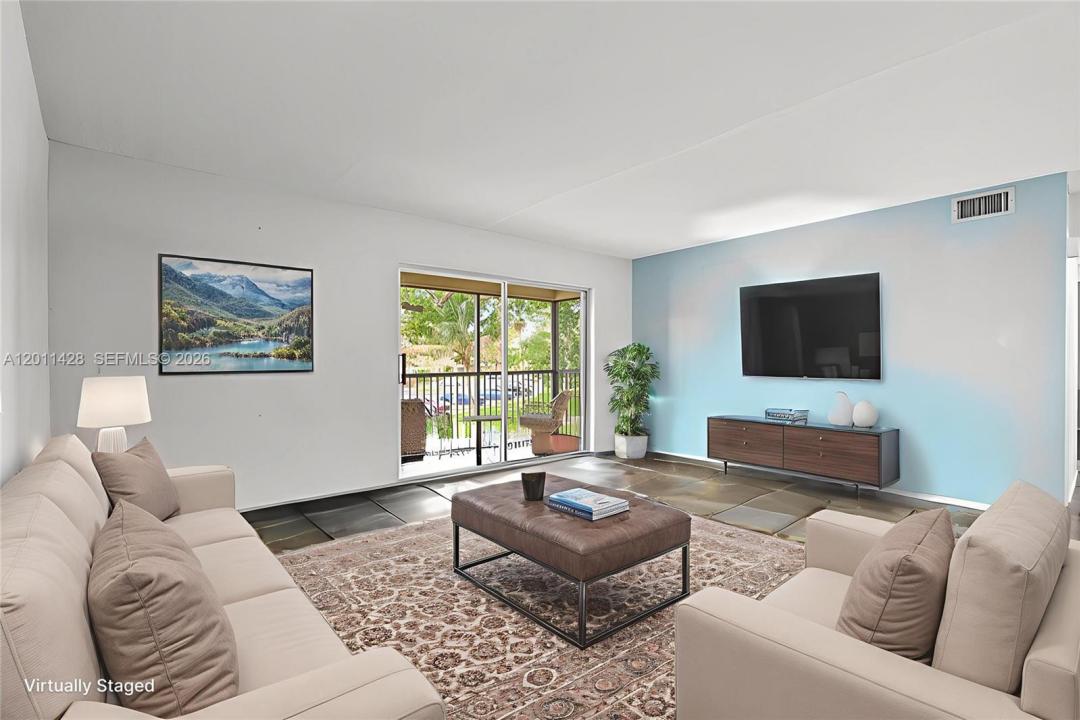 3083 N Oakland Forest Dr 206, Oakland Park, Floryda 33309, USA