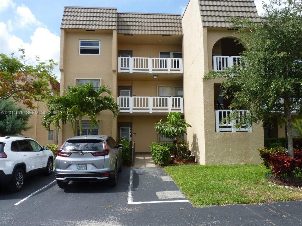 9241 Sunrise Lakes Blvd 201, Sunrise, Florida 33322, HOA KỲ