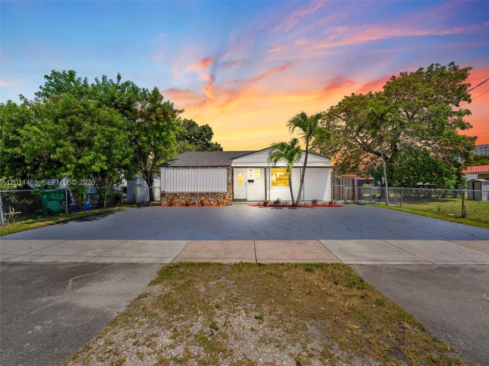 521 SW 64th Ct, Miami, فلوريدا 33144, الولايات المتحدة