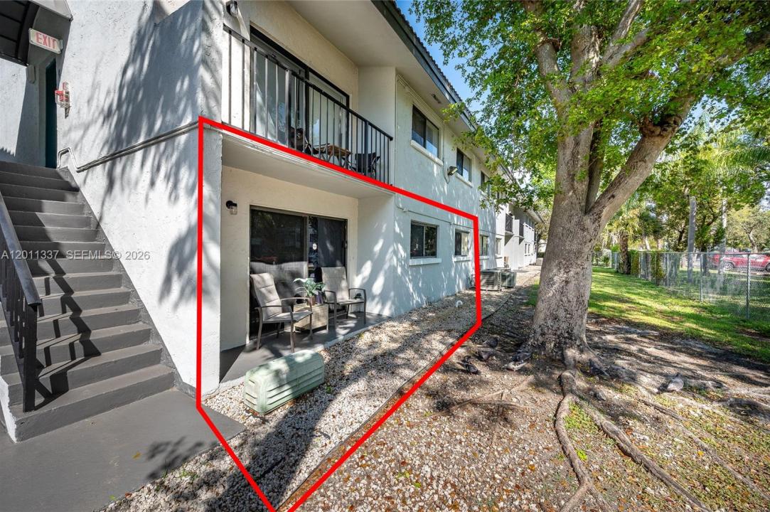 7095 NW 179th St 110, Hialeah, Floryda 33015, USA