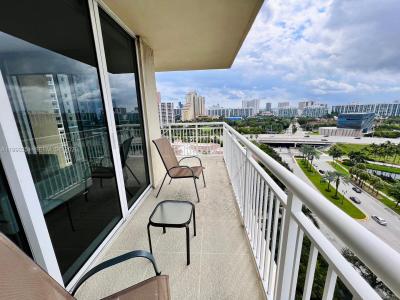 19501 W Country Club Dr 1408, Aventura, Florida 33180, USA