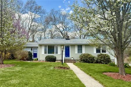 5 Sunnyside Drive, Westerly, RI 02891, USA