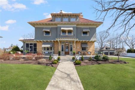 144 Woodland Road, Woonsocket, Rhode Island 02895, États-Unis