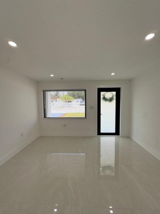 1890 Rutland Street, Opa-Locka, Florida 33054, Stati Uniti