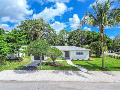 981 NE 152nd St, Miami, Florida 33162, USA