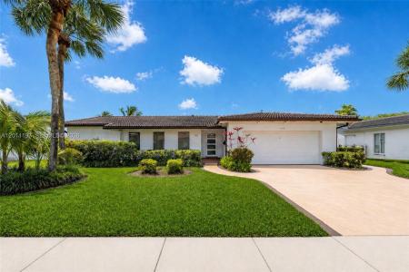 7410 Loch Ness Dr, Miami Lakes, Florida 33014, USA