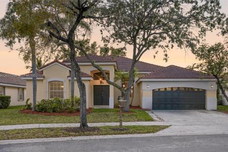 727 Lake Blvd, Weston, Florida 33326, USA