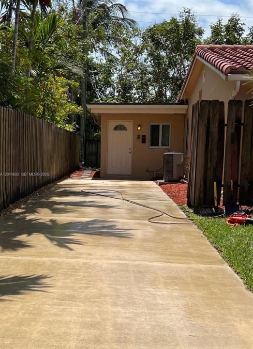40 SE 8th St, Dania Beach, Florida 33004, USA