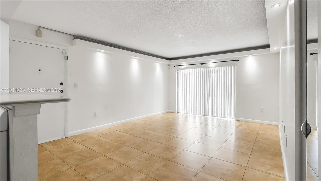 7200 Fairway Dr H12, Miami Lakes, Florida 33014, USA