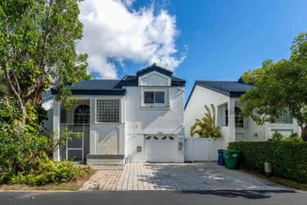 243 NE 212th Ter, Miami, Florida 33179, USA