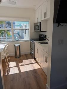 326 Wilson St 201, Hollywood, Florida 33019, USA