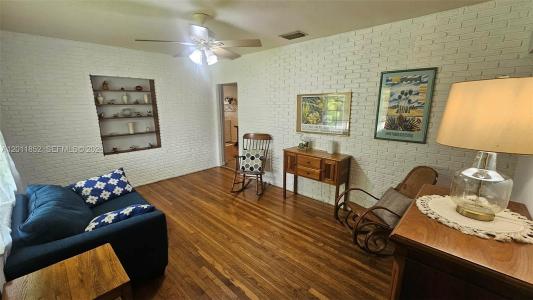 831 Wren Ave, Miami Springs, Florida 33166, USA
