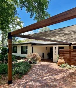 825 N Bel Air Dr, Plantation, Florida 33317, USA