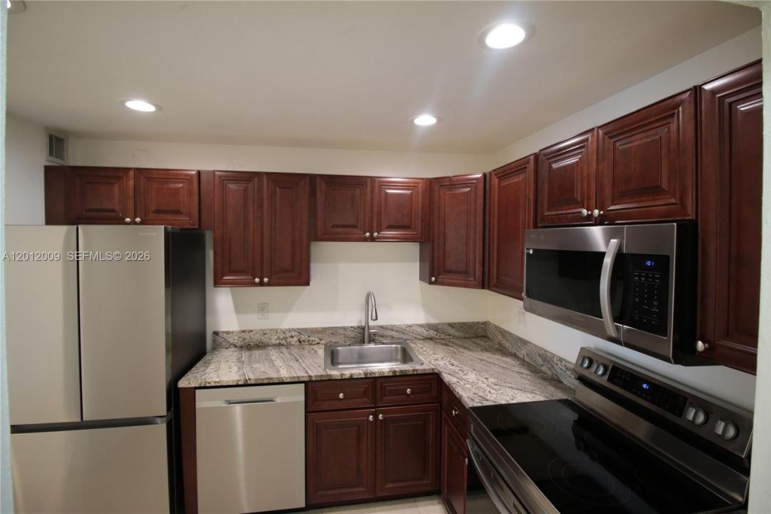 4314 NW 9th Ave 4-3C, Deerfield Beach, Floryda 33064, USA