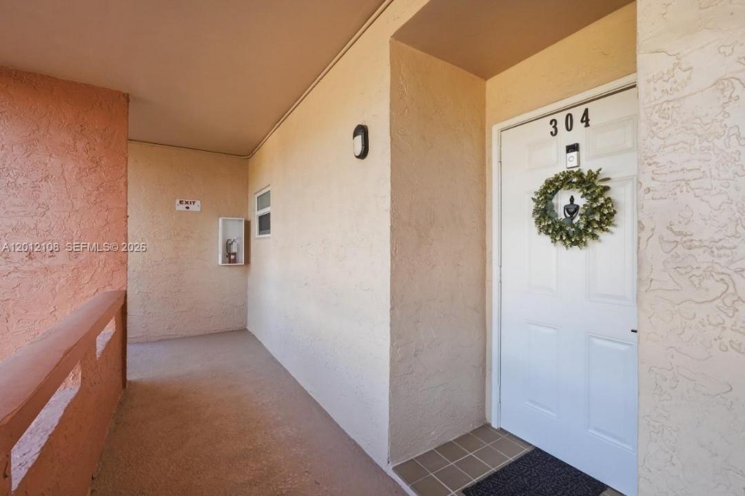 8826 W Mcnab Rd 304, Tamarac, Florida 33321, Stati Uniti