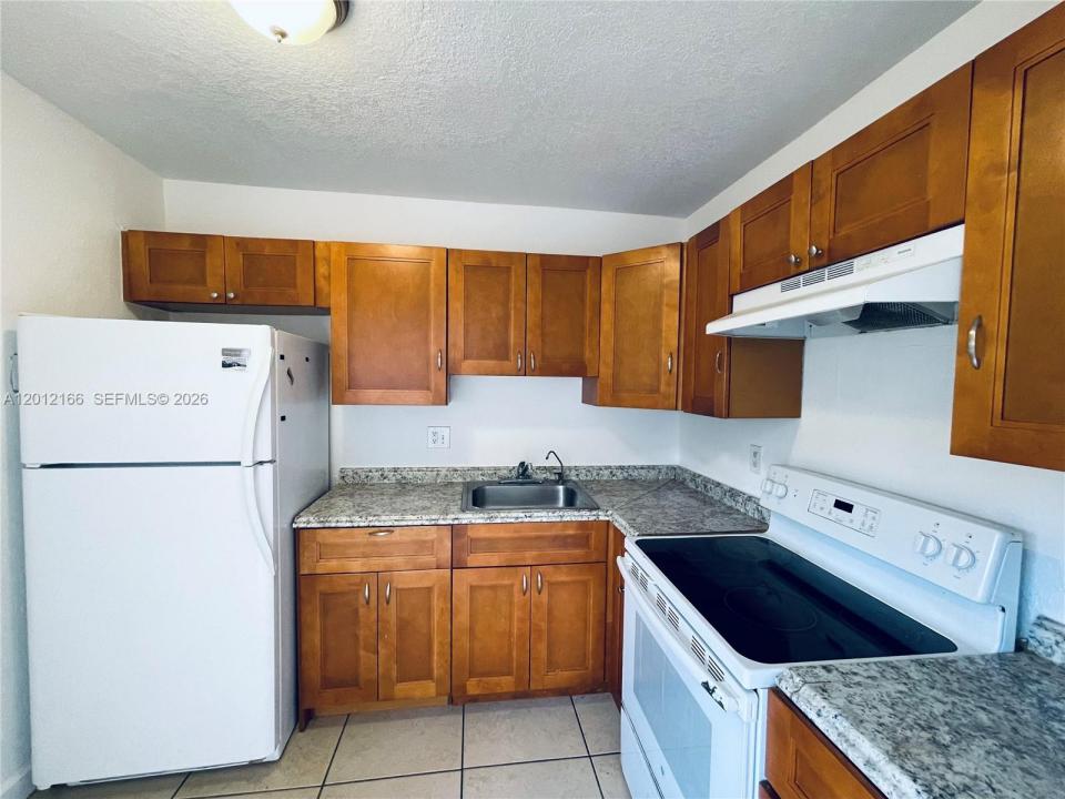 825 NW 46th Ave 825, Plantation, Florida 33317, USA