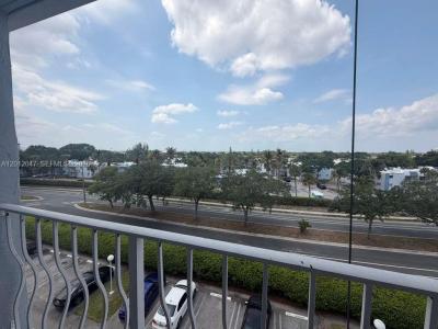 500 Executive Center Dr 5C, West Palm Beach, Florida 33401, USA