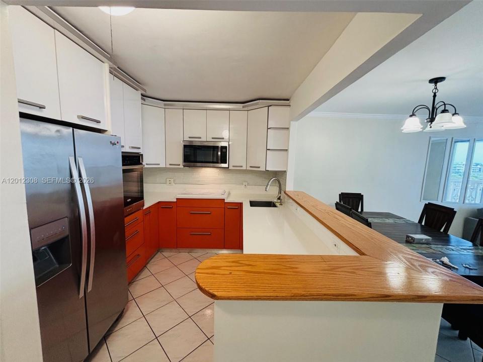 1817 S Ocean Dr 622, Hallandale Beach, Florida 33009, USA