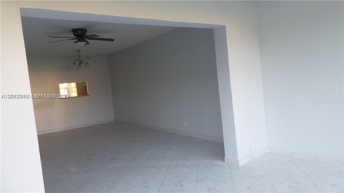 5031 W Oakland Park Blvd 204, Lauderdale Lakes, Флорида 33313, Соединенные Штаты
