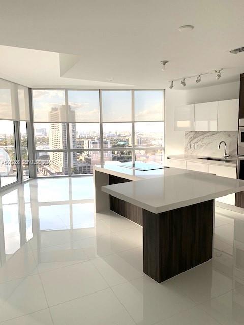 851 NE 1st Ave 2110, Miami, Florida 33132, USA
