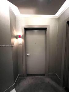 17111 Biscayne Blvd 2102, North Miami Beach, फ्लोरिडा 33160, संयुक्त राज्य अमेरिका