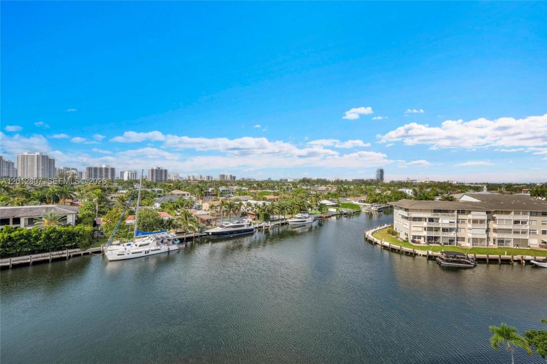 401 Golden Isles Dr 712, Hallandale Beach, Floride 33009, États-Unis