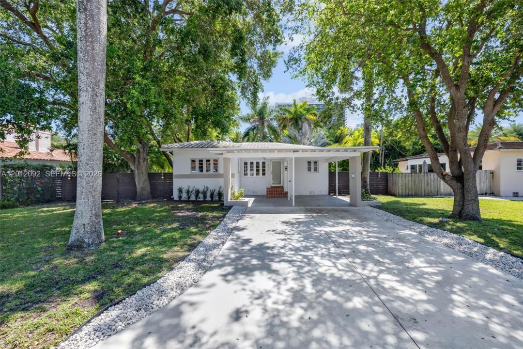 830 NE 72nd St, Miami, Floride 33138, États-Unis